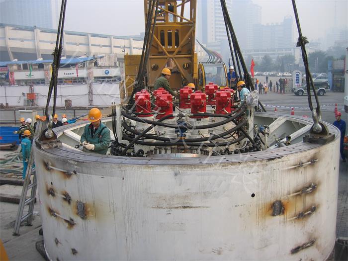 盾構(gòu)機翻身12.jpg