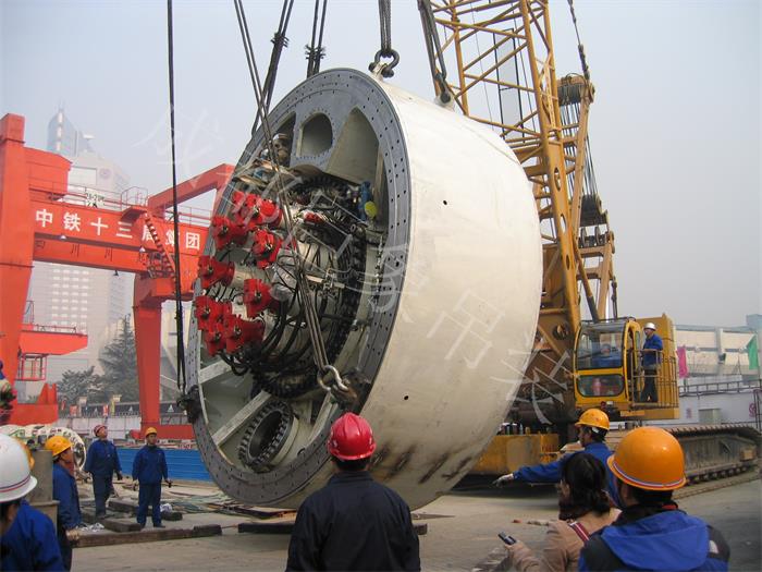 盾構(gòu)機翻身14.jpg